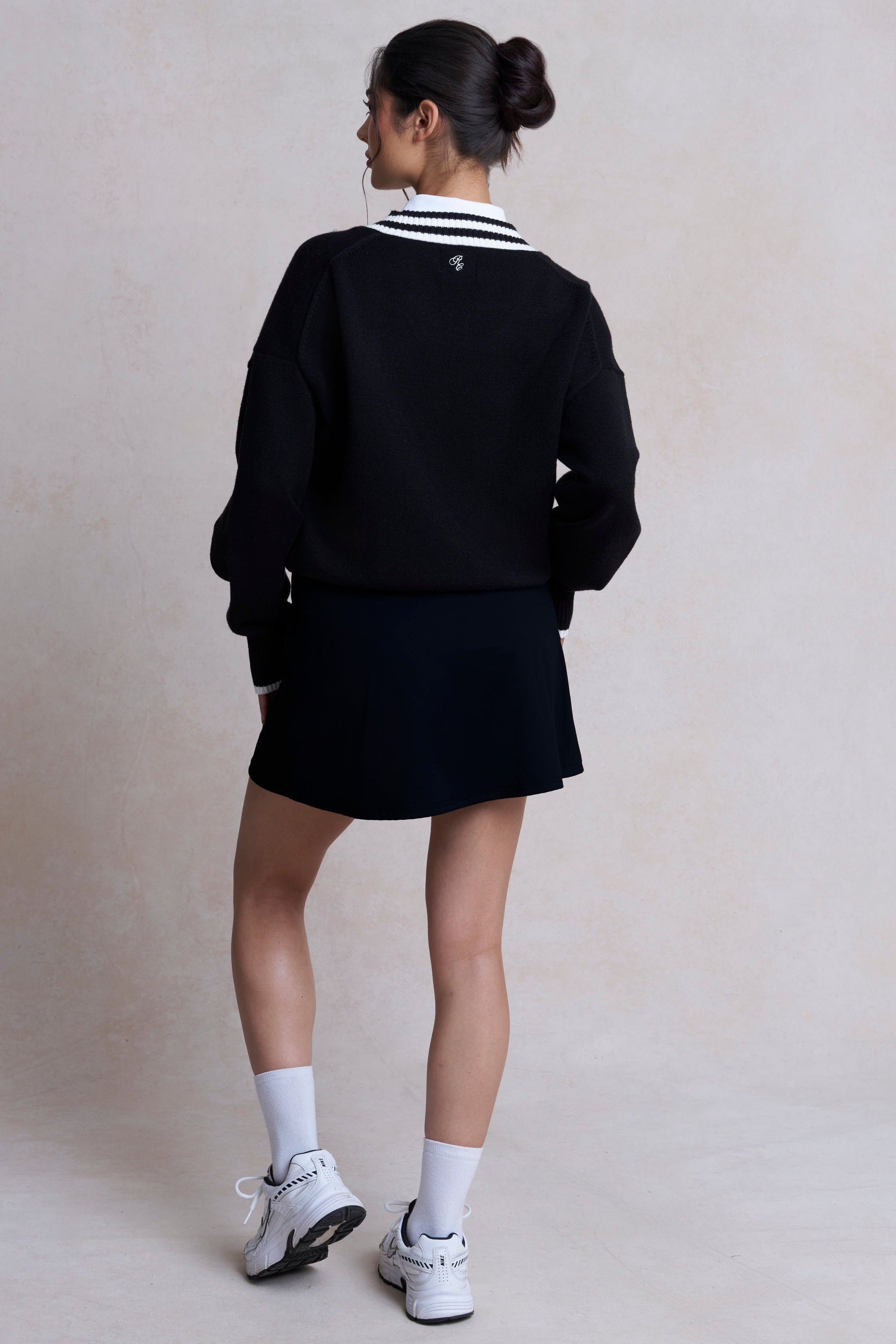 Betty V-neck Jumper