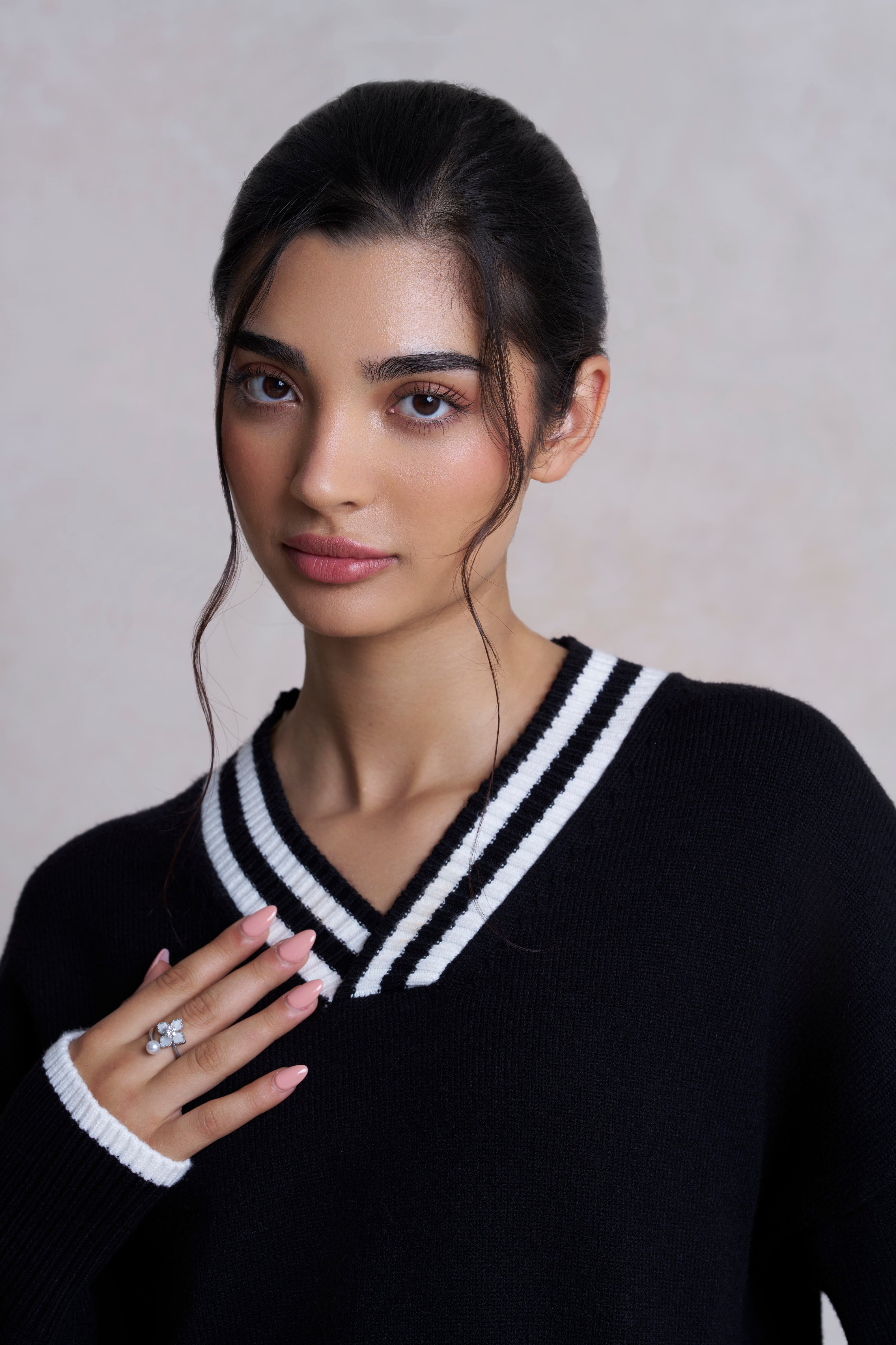 Betty V-neck Jumper